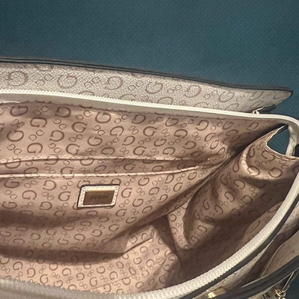 Guess bag - Picture 4 of 5